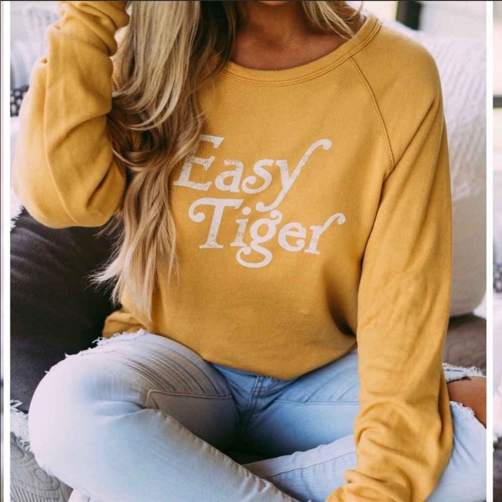 Easy Tiger sweatshirt in mustard yellow